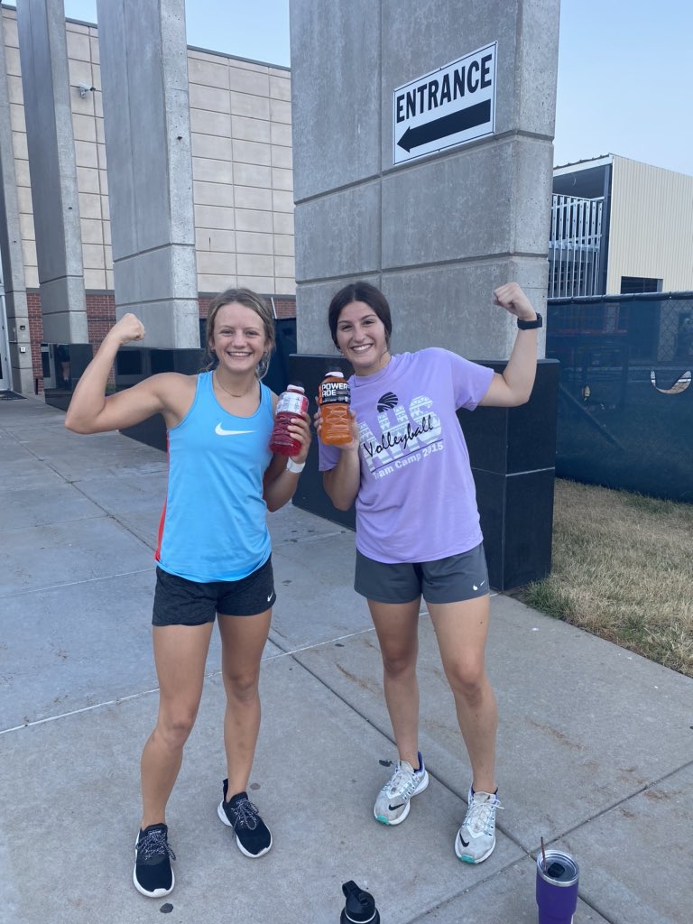 💪🏻 POWER THURSDAY 🙌🏻 shout out to our last two weeks of power athletes Maddie S., Eva, Madalyn, &amp; Maddie N.! 

Shout out to our female athletes, not many people starting their workout at 5:50AM four days a week, that’s what it’s going to take for #theclimb this year 🏆
