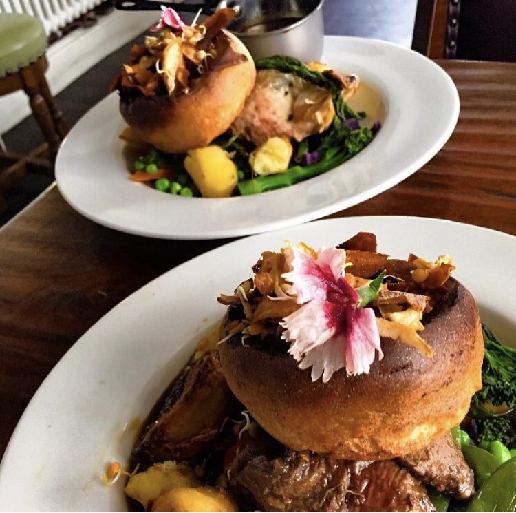 Big G is BACK with #burgers and his iconic #roasts this weekend 🤤 Booking a table is strongly advised, you can do this through the booking section of our website or by giving us a call on 01273 723 736✌️we can’t wait to fill ya bellies again! #july4th #sundayroasts #craftbeer
