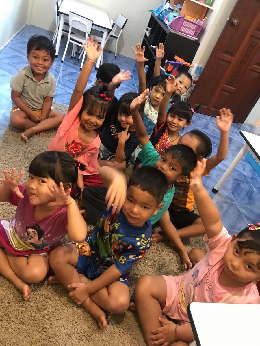 Right_To_Learn's tweet image. These kids need more sponsors... Age 3-6 years old, Burmese migrant children are some of the most vulnerable in Thailand. Could you or someone you know spare $24.40 a month? 

kohtaoforkids.com/sponsorship/

@WildpipM @MisElizaJane @claire_wyndham @EssieDan3 @GinaFrat