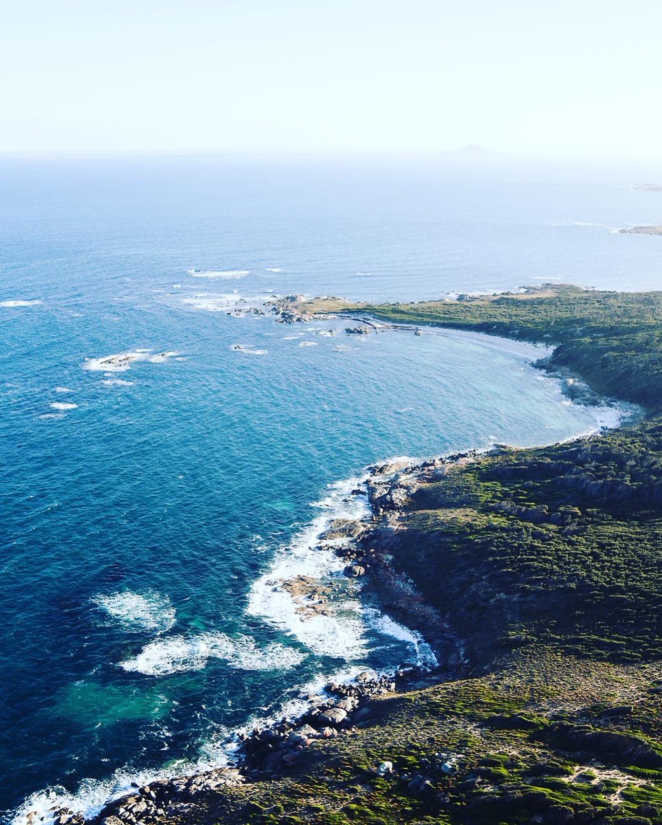 nicholasbetts8's tweet photo. Tassie coastline from above #thursdaymorning #Australia https://t.co/sOFofspoBG