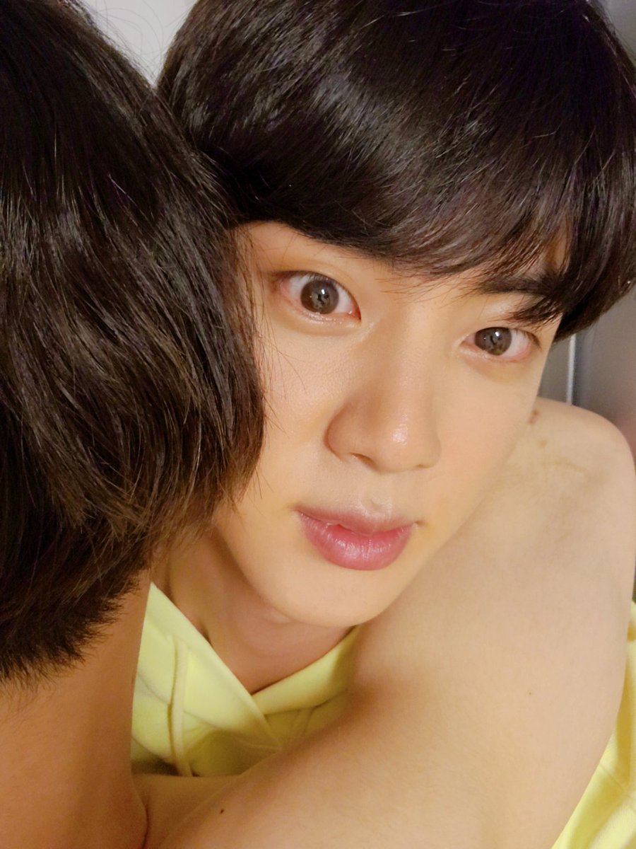 taekookfolder's tweet photo. SHIRTLESS JUNGKOOK HUGGING JIN TRYING NOT TO LET HIM TAKE THE SELCAS https://t.co/xF2dIYFk0y