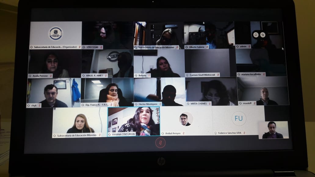 Para cuando estén dadas las condiciones, la UDPM presentó propuestas para el regreso a la escuela. El sindicato aclaró que los aportes presentados son para cuando el gobierno nacional y provincial autoricen el regreso a clases. #RegresoAClases <a href="/grillo141/">Ruben Dario</a> <a href="/fabianchilipank/">Fabian Chilipanka</a>