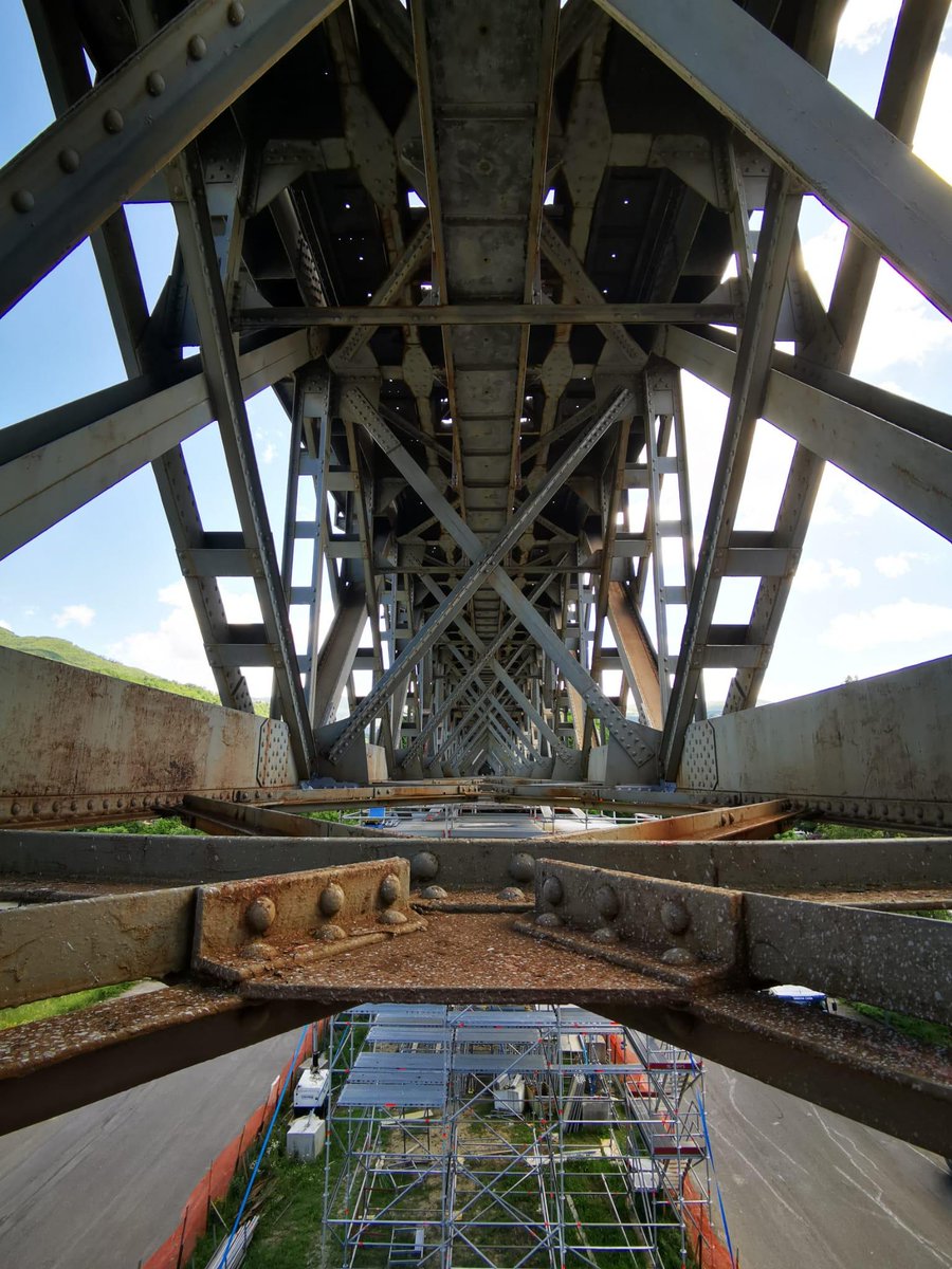 ProtecItaly's tweet photo. Riposizionamento di un vecchio ponte ferroviario in Emilia-Romagna a seguito di un cedimento strutturale. #protecsrl #protecitaly #hiforce #failsafe #lockring #cylinders #bridgelifting https://t.co/rFTSpG6IV6