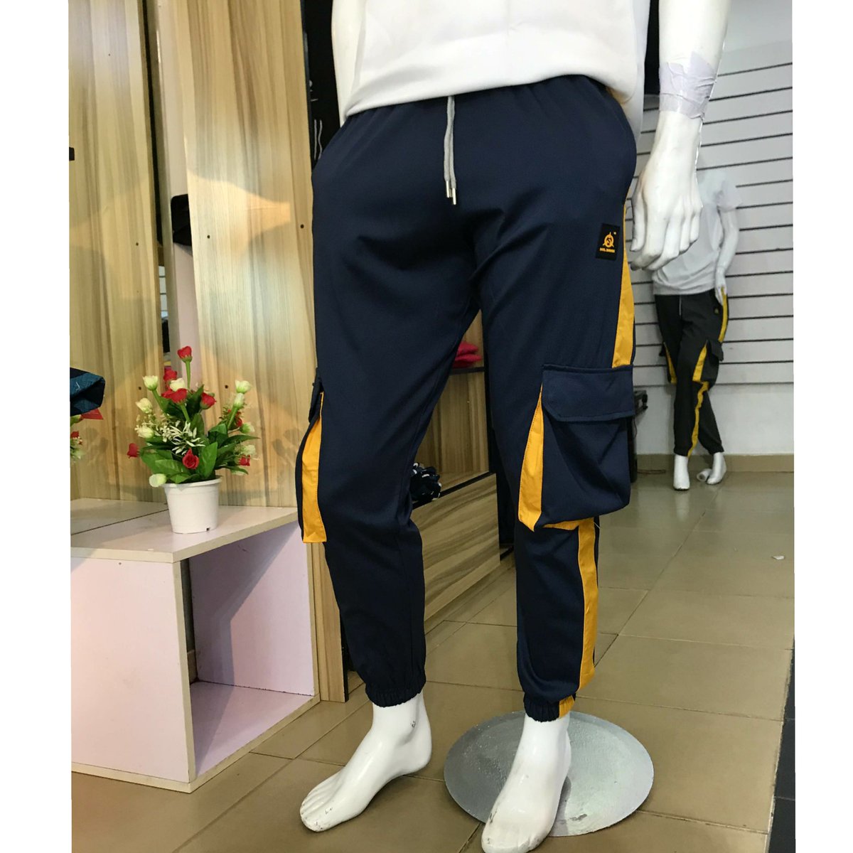 thesaharcompany's tweet image. NEW IN!!! 😎
.
. 
Available in all sizes at our flagship store and all online platforms.
.
.
.
#combatjoggers
#stylemaker 
#fashionstylist 
#fashiondesigner 
#styleinsider 
#styleinspo
#staysafe
#throwbackthursday