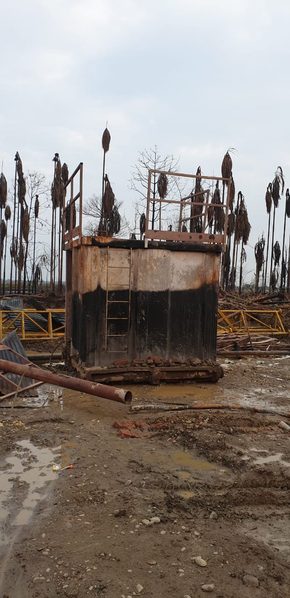 save_oil's tweet image. #OILupdate
4 loads of debris amongst others, like Mud Tanks, Trip Tanks, Well Servicing Pump were removed from the well plinth yesterday.