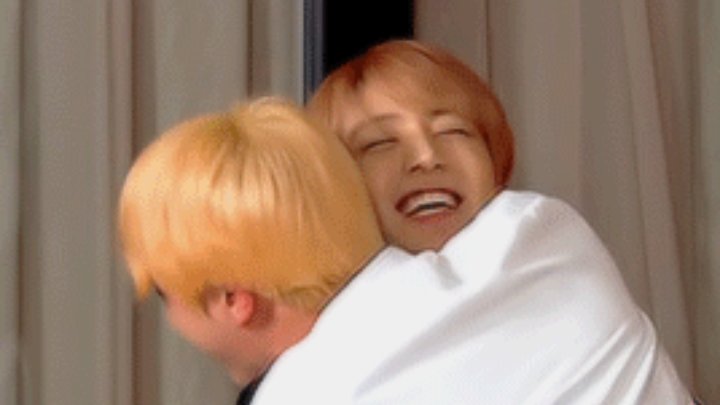 Jinnielogist's tweet photo. I bet that Jungkook is smiling widely behind seokjin 'cause that's what he always do when he's hugging him 👉👈 @BTS_twt https://t.co/pglz6zSaRr