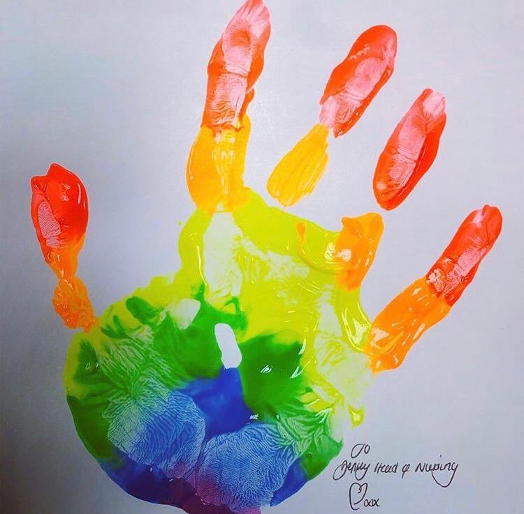 HandsofHope_LCH's tweet image. Together we have kept our hope, team work and positivity throughout these difficult times! Our t-shirts are still going and have brought even more positivity to our Children’s Hospital appeal, with every proceed going to our charity to build a brighte! Thank you to all of you. 💙