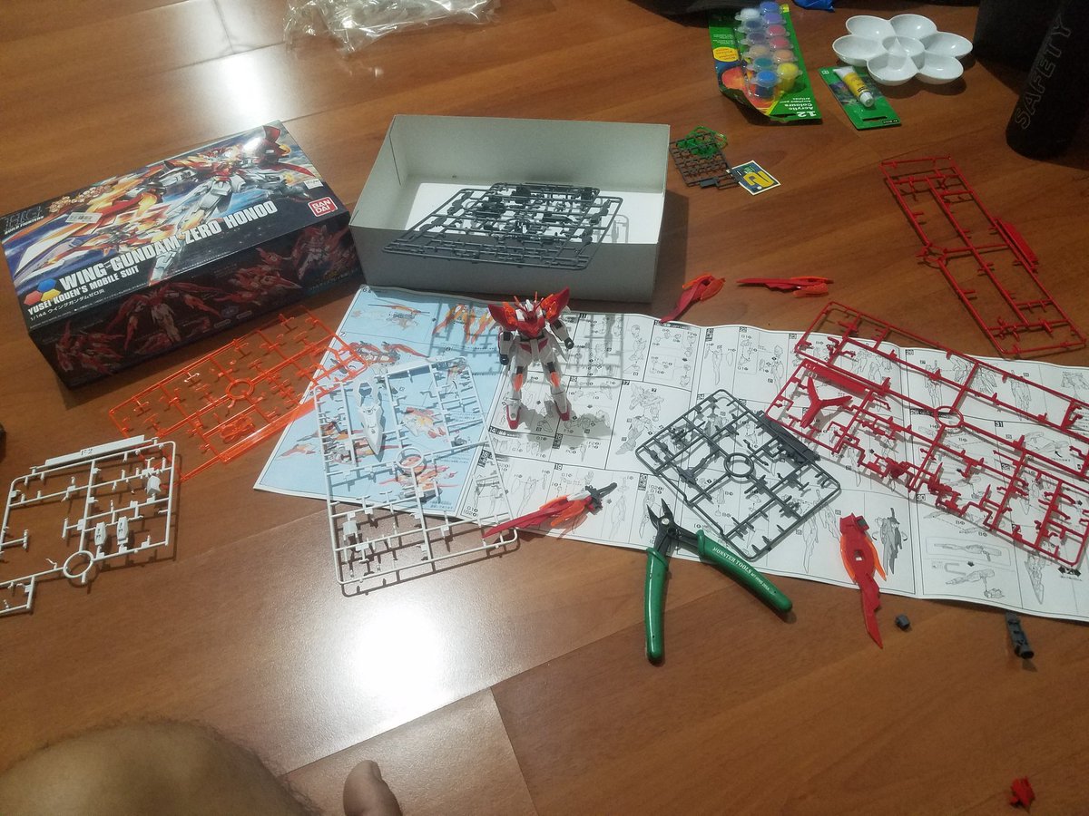 HdrxProject's tweet photo. Lagi sedang produktif hahaha  @ikidolanan #pamerdolanan #gundam #gunpla #hobby https://t.co/IWrkoZQbwj