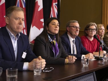 We knew pandemic was coming.Intensive planning and drills.In fact Ontario's experts pretty much nailed it. Years out, they expected it any day or around now.Yet we sent Canadians into pandemic blind. Ie: Ontarians were presented with 8 faces they didn't know at a table.