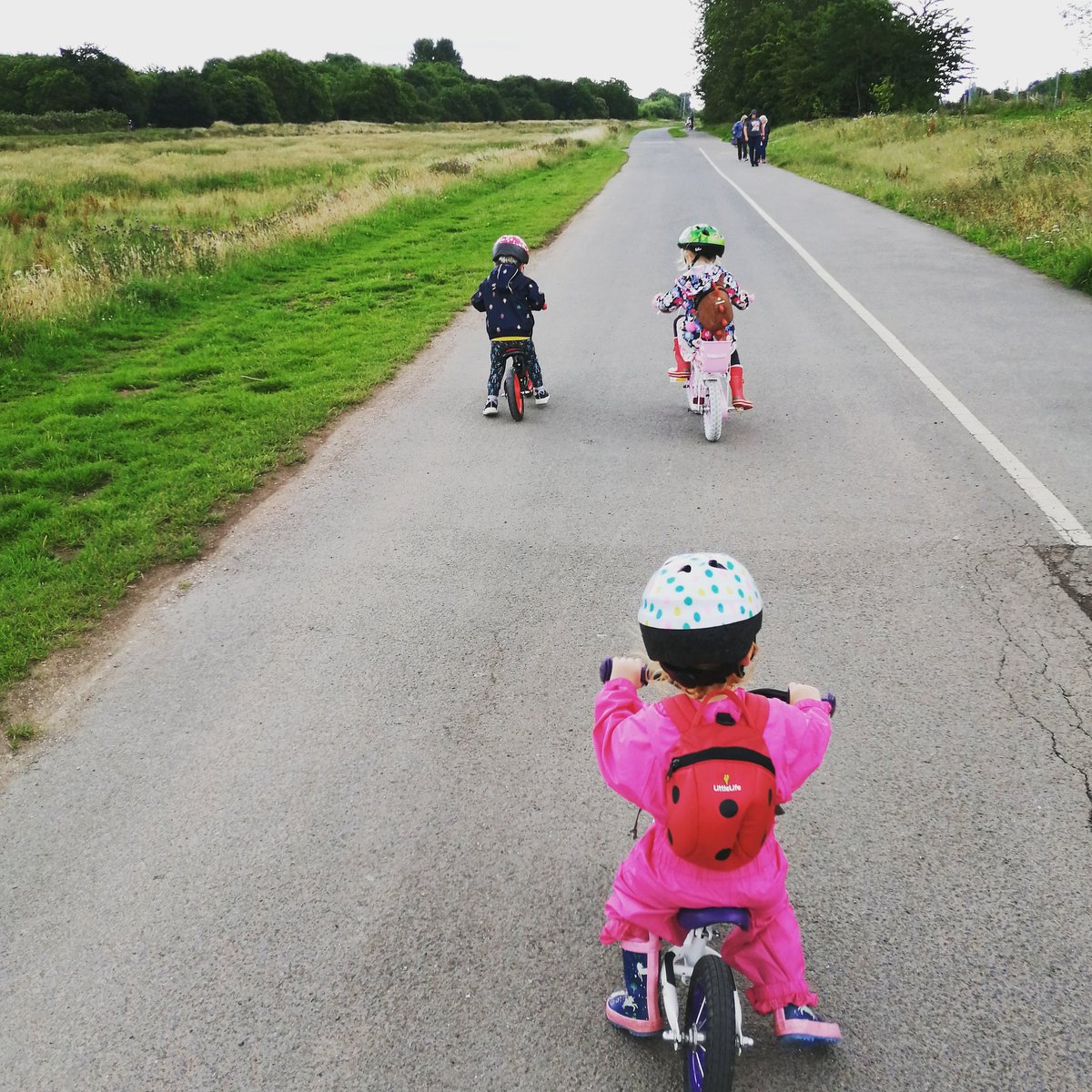 whizzkidstoys's tweet photo. Three go for a socially distanced #playdate bike ride down near @exeterquay.

All three have signed up to our
#LittleWheels #Lockdown2020 #charity ride.

Medals and certificates coming your way! Whoop...whoop🏅🏅🏅✋.

Still time to register👇
https://t.co/SsmamR5CMS https://t.co/Suvl30OZ8k