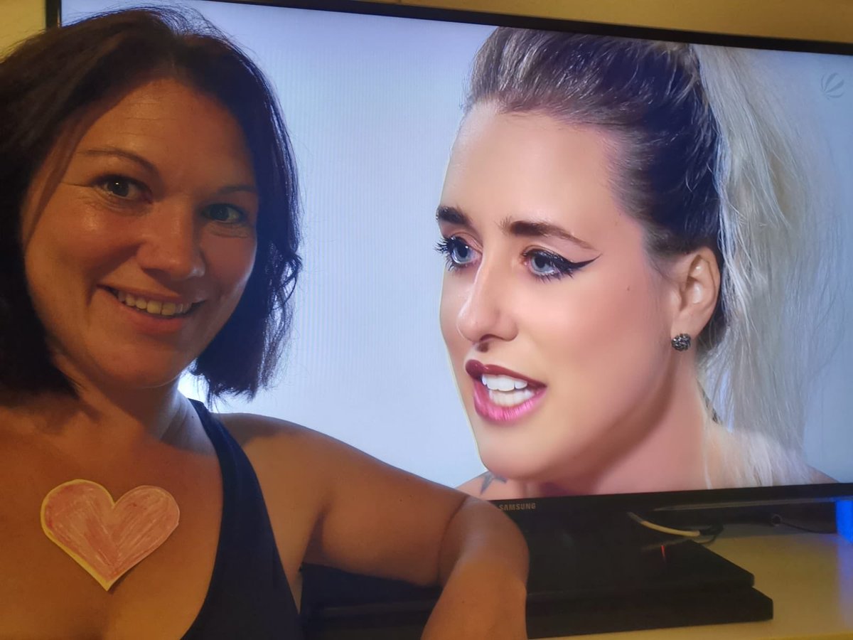 crizistern's tweet photo. Die 2. Folge von „So liebt Deutschland“ 🥰💋🎬🎥❤️:

08.07.2020 ab 20:15 Uhr auf @sat1 😍! 

#letstalkaboutsex #crizistern #ladygaga 🔥🦄🌈⚡️ https://t.co/2FXqa0CXBi