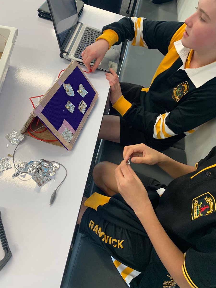 PublicRandwick's tweet photo. Stage 3 have been learning about energy and circuits. Over the past few weeks they have used their knowledge to use Makey Makey to create a gaming console which controls a game they coded on Scratch. Stage 2 students have enjoyed playing the games. #STEM #STEAM #MakeyMakey https://t.co/nwgx4b8ZdV