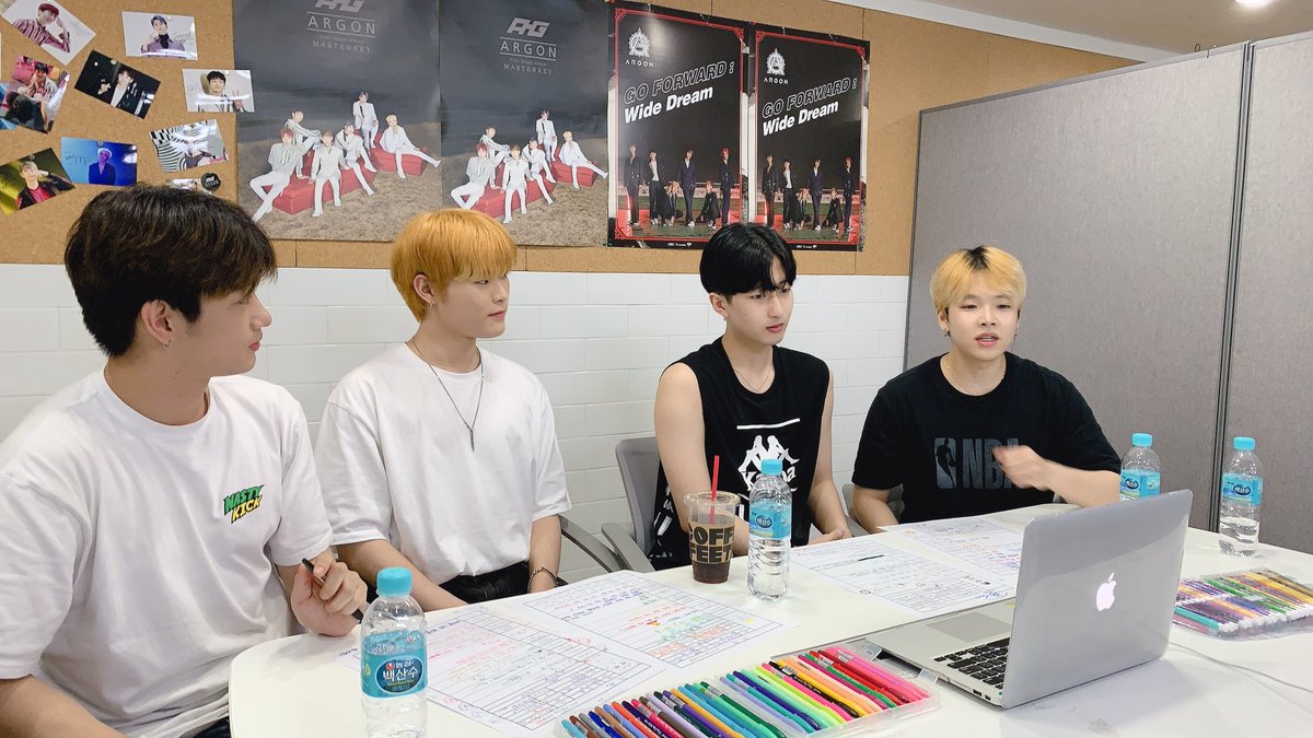 Mountain_France's tweet photo. _VLIVE_010720

⭐️MOUNTAIN NOTICE⭐️
⠀⠀⠀
Sur le profil de MOUNTAIN 📄 Ça va bientôt commencer 😁

https://t.co/gEP5QyEGLV

#MOUNTAIN #마운틴
#BURN #KWONHEE #GWANGHYUN #UICHAN
#번 #의찬
#김종범 #남권희 #김광현 #정영의
_____________________
MOUNTAIN FRANCE https://t.co/sxpFLuHoZV