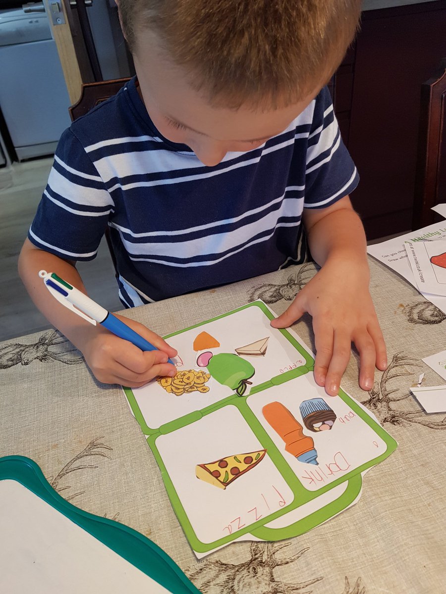 caroholmes's tweet photo. Hi Mrs Oliver @MWISClass4 Charlie is working hard on his lunch for Mr Grinling... and Harry is helping by practicing his cutting skills ready for @MWISClass1 in September! https://t.co/89WkSKNBJf
