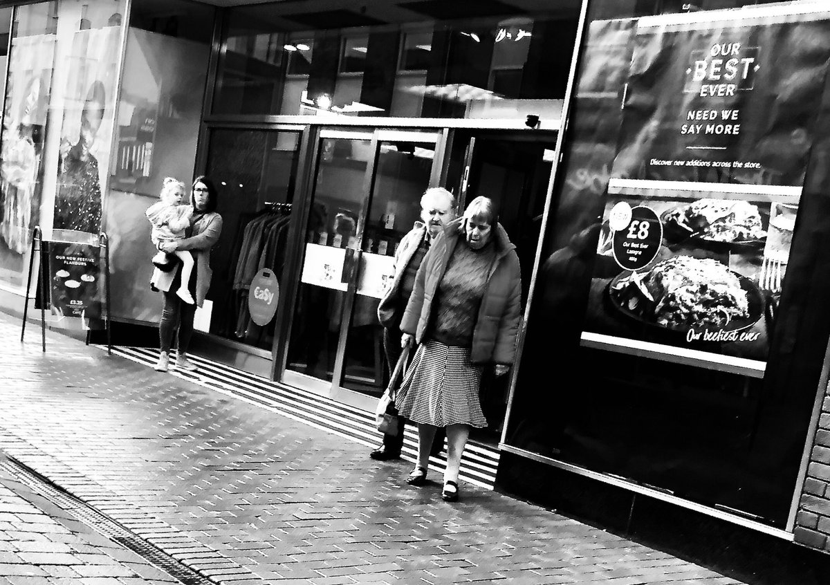 DashboardImage's tweet photo. Tales from the High Street.
#Monochrome #StreetPhotography #BW #Street #UK #DashboardImage https://t.co/E9Trk637xM