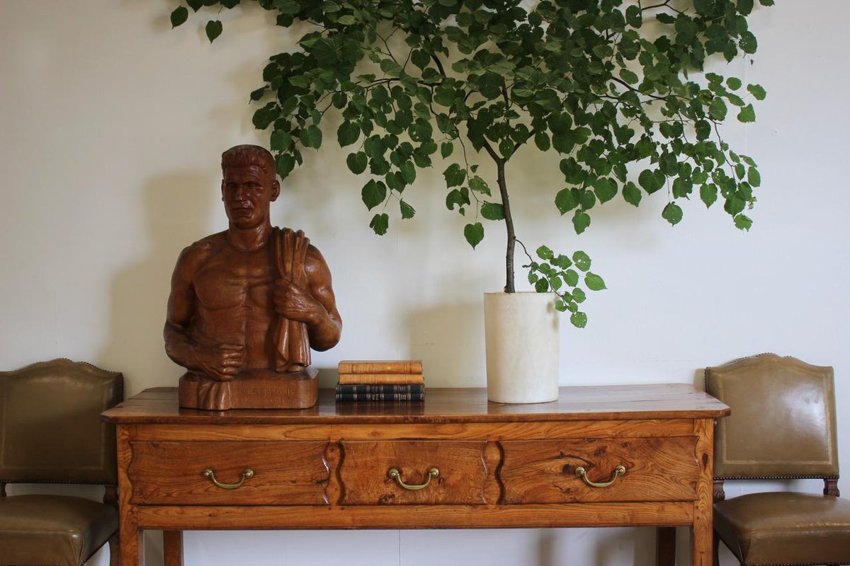 BrownriggUK's tweet image. Good Early 19th century French Figured Elm Serving Table.
See more here-bit.ly/3eTJCwm
#servingtable #elmservingtable #antiquetable #antique #furniture #interiordecor #design