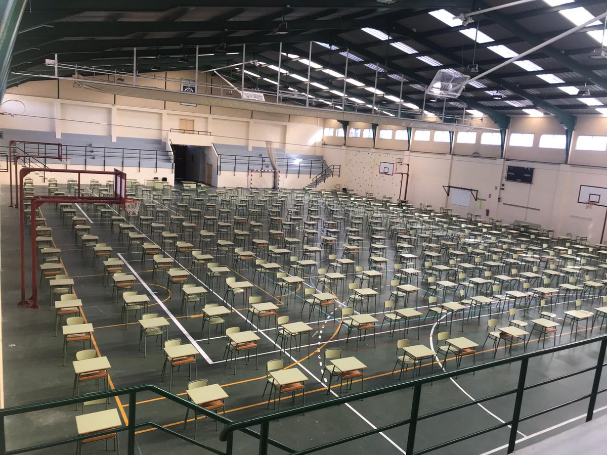 UNISAFA's tweet photo. En @unisafa lo tenemos preparado ya todo para la PEVAU!! Solo faltáis vosotros!! Os deseamos mucha suerte! @safaubeda @fundacionsafa https://t.co/mKoDNBYiRS