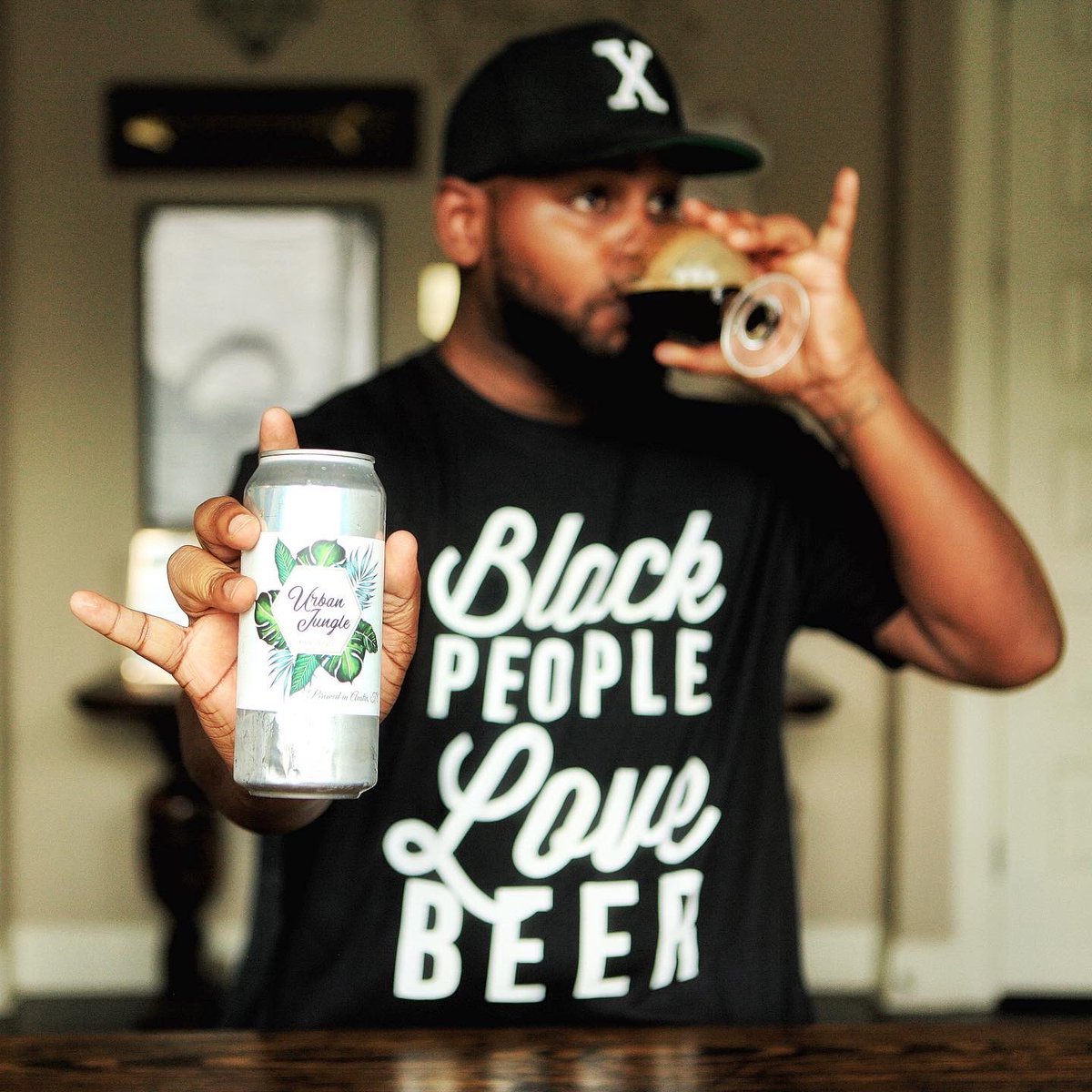 Black People Love Beer too! #Blackisbeautiful #blacklivesmatter #idontdrinkbeerwithracists instagram.com/p/CCHyJ3-HTUO/…