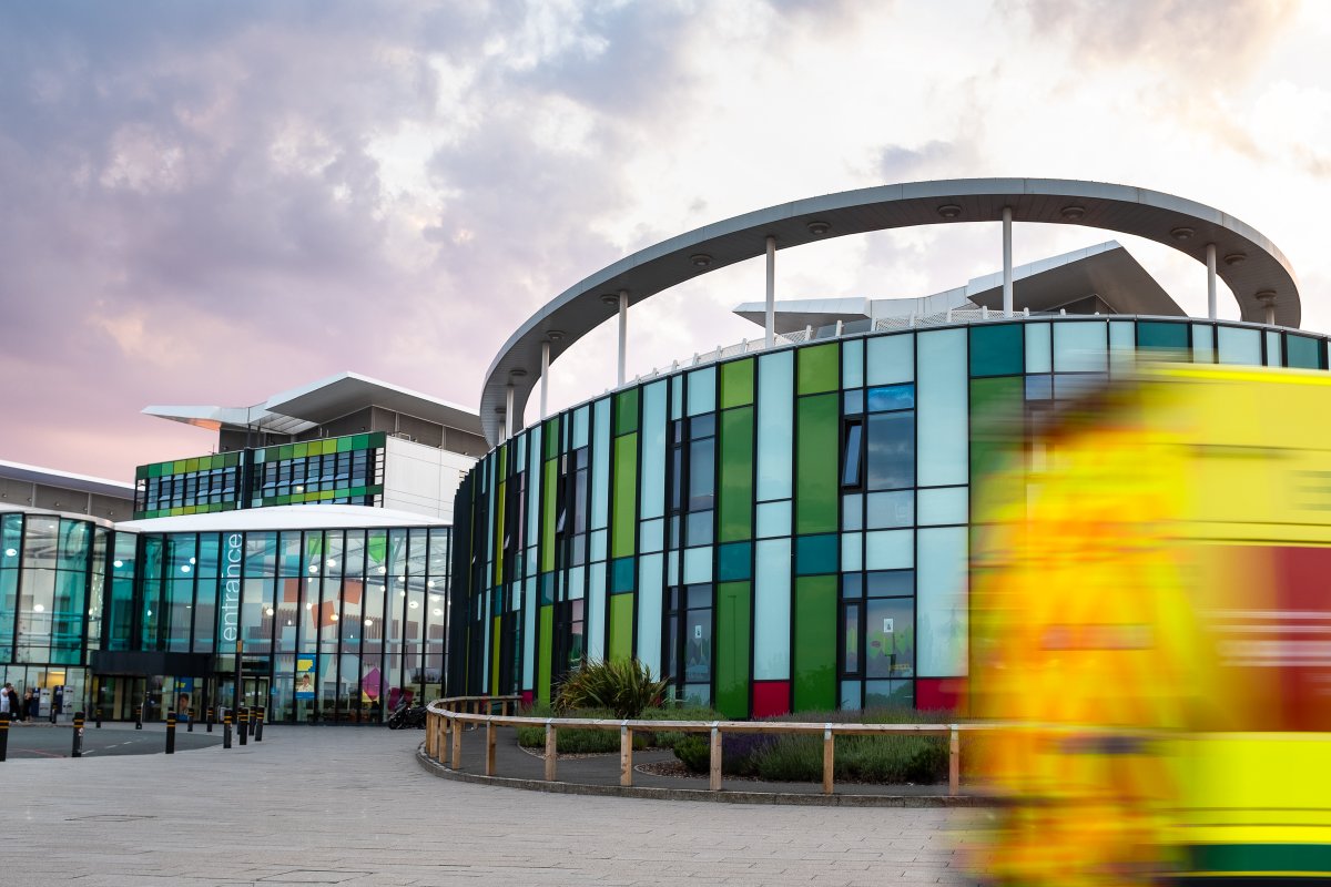 NHSProviders's tweet photo. .@SFHFT’s King’s Mill Hospital became the first hospital to go from ‘Inadequate’ to ‘Outstanding’.

@RMitchell_NHS discusses the sustained changes the trust has made to dramatically improve their rating by @CareQualityComm.

https://t.co/hfiL3q1JOn https://t.co/6cxMFOJ8LR