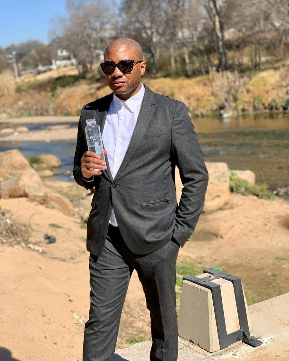 Mishyzn's tweet photo. Visit the .@aqua_air_africa website https://t.co/77HDZAbdTk & use my discount code โMPG20โ to get 10% off your purchase! #AquaAirAtmosphericWater #LockdownEssential #StayHomeHydrated Also available for sale at @takealotcom @ubereats_za @igroceryz @yojofood https://t.co/ad8ixpXYZP