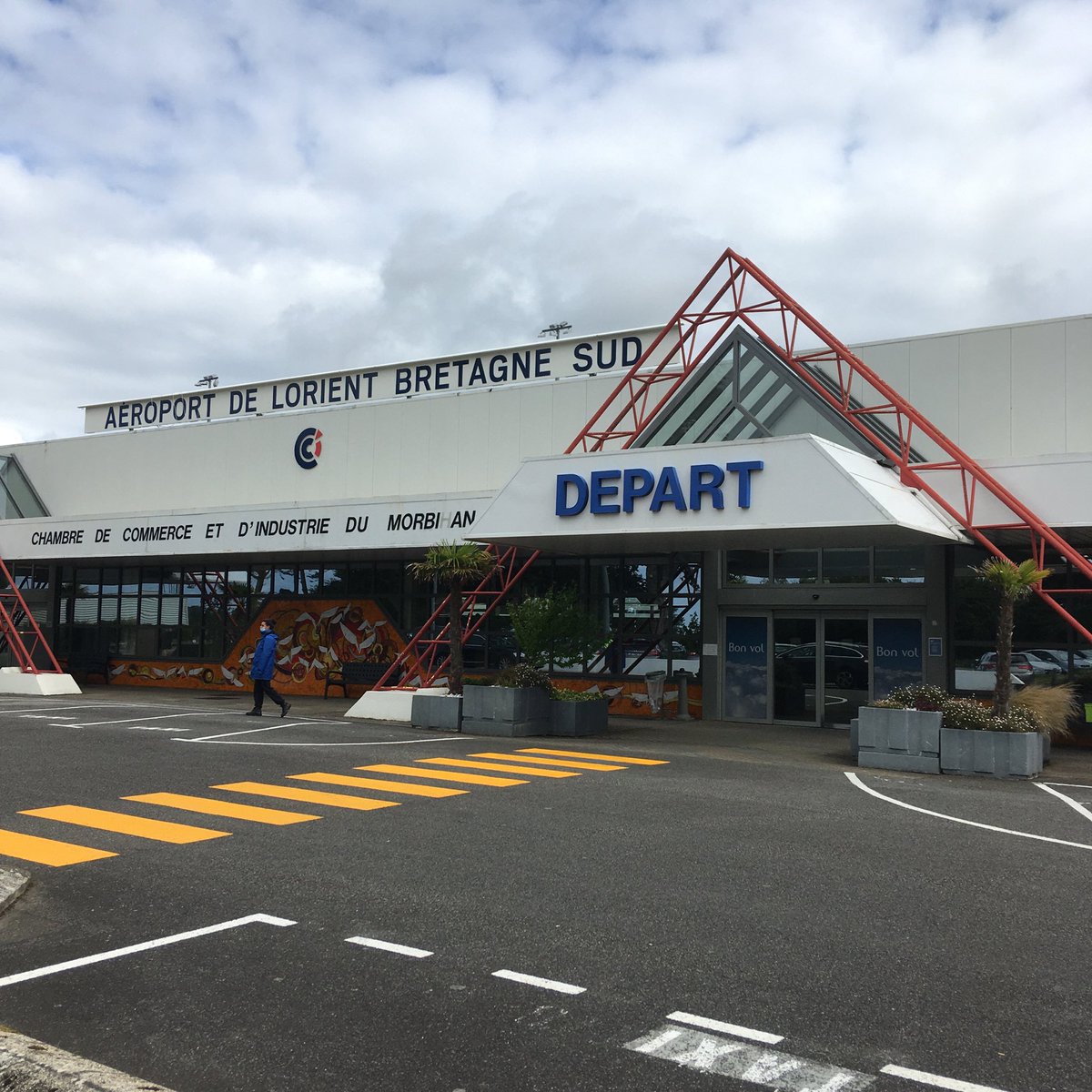 L’aéroport de Lorient : outil indispensable aux entreprises et à la diaspora des entrepreneurs bretons. La mobilité nationale et internationale est un levier majeur du dynamisme économique ⁦<a href="/CCI_du_Morbihan/">CCI du Morbihan</a>⁩ ⁦<a href="/LorientAgglo/">Lorient Agglo</a>⁩ ⁦<a href="/AUDELOR/">AudéLor</a>⁩