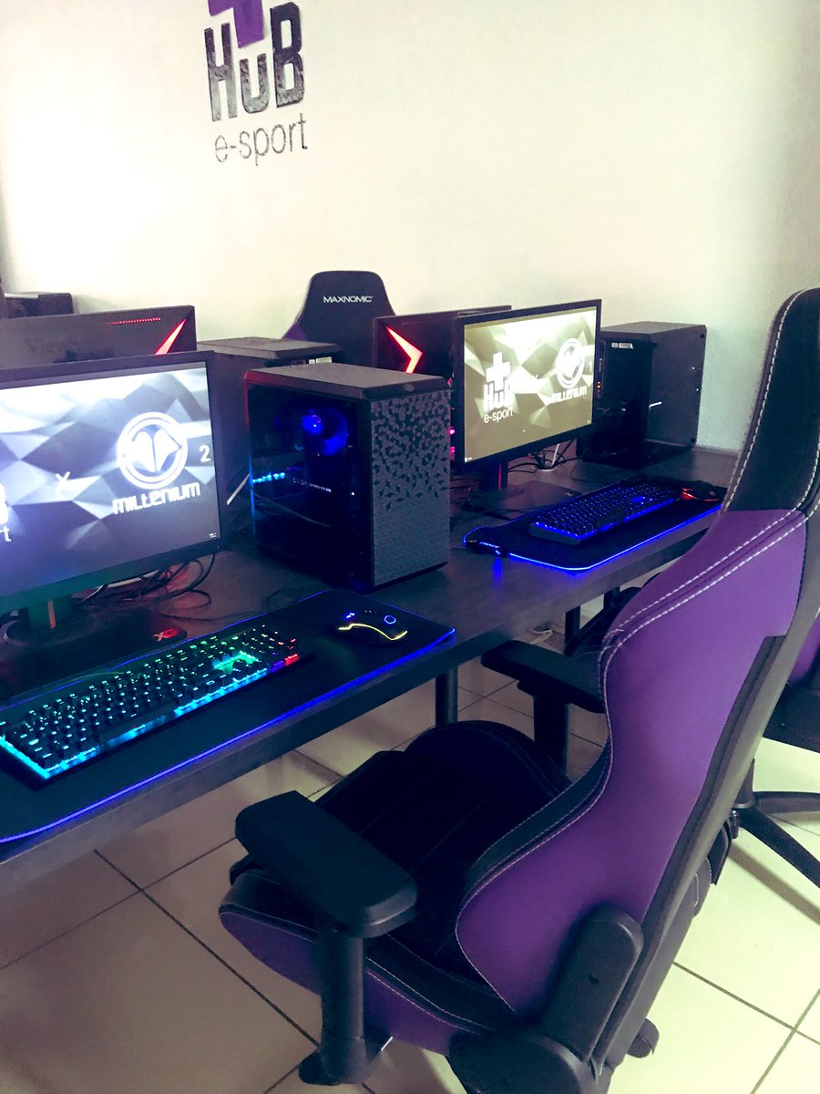 ZoulyZoo's tweet image. Bon, Rencontre et découverte de la salle @HubAlbi . C’est un truc de dingo je les aimes déjà 💜

Mega investis, passionnés et tellement équipés !! 

Ça sent les #EvenementsCaritatifs en mode boot camp LES KHEYS😏😏 @Bungie_FR 

De toutes façons go y jouer et streamer déjà 😏