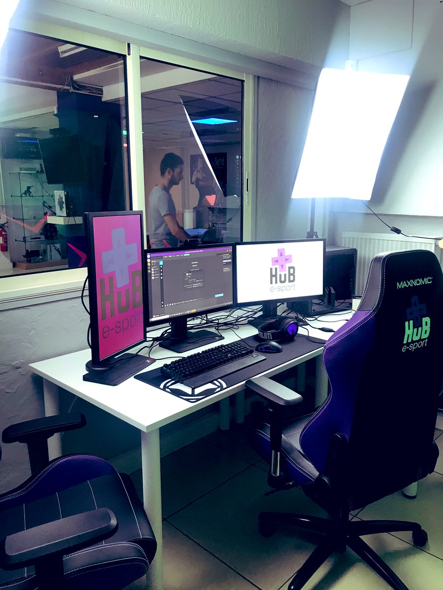 ZoulyZoo's tweet image. Bon, Rencontre et découverte de la salle @HubAlbi . C’est un truc de dingo je les aimes déjà 💜

Mega investis, passionnés et tellement équipés !! 

Ça sent les #EvenementsCaritatifs en mode boot camp LES KHEYS😏😏 @Bungie_FR 

De toutes façons go y jouer et streamer déjà 😏