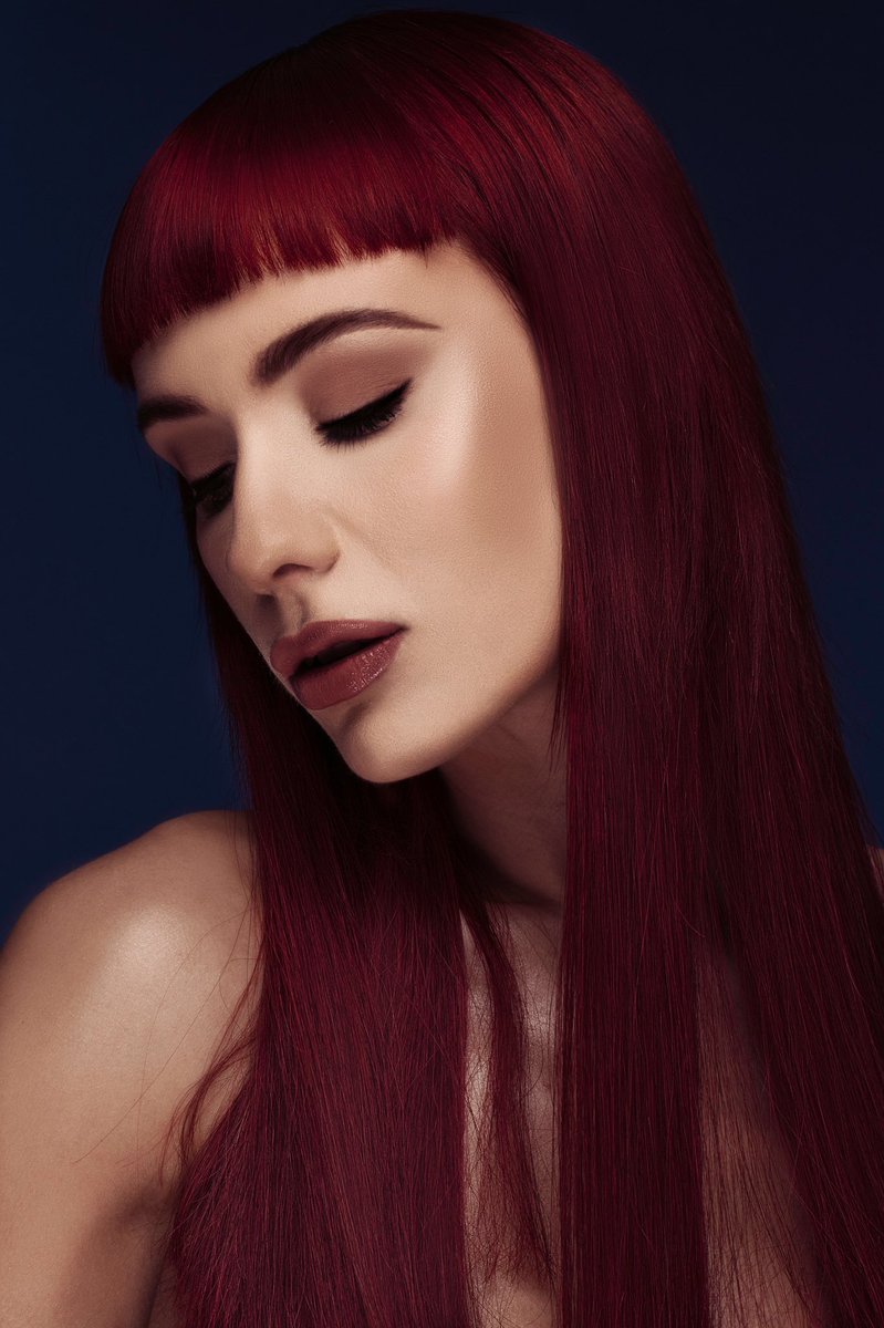 GeorgieRiot's tweet image. My two moods