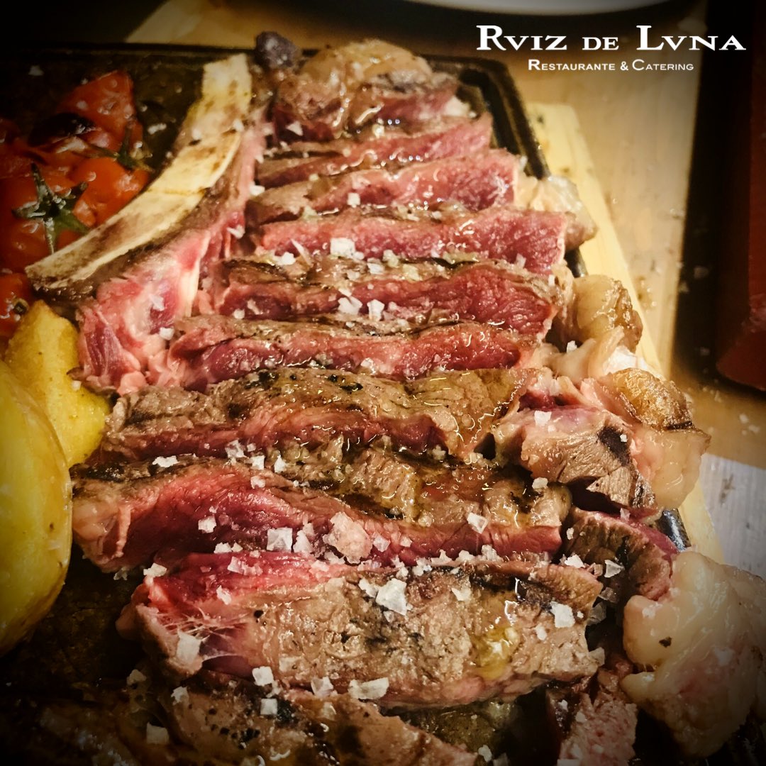 ❤️El fin de semana está muy cerca... disfruta de una cena merecida en nuestra #terrazadeverano en @albosco_talavera 🥰.
.
#restauranteruizdeluna
#talaveradelareina
#foodpic
#food https://t.co/xQsRxWnOlt