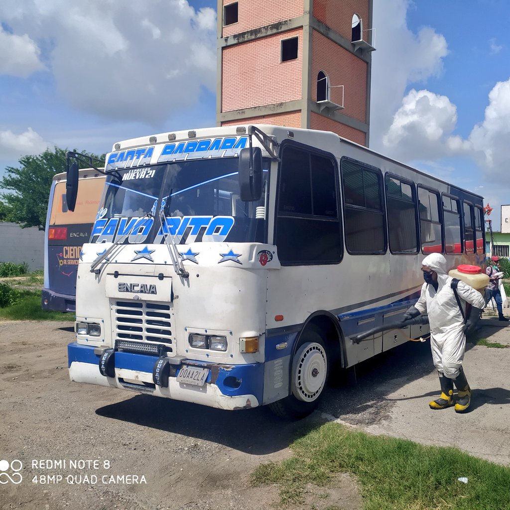 AMTTPALAVECINO1's tweet photo. Por instrucciones de nuestra Alcaldesa Lic .@MirnaT_Vies , se realiza jornada de Desinfección de 25 Busetas de Transporte publico , que laboran en Eje Metropolitano Palavecino / Iribarren y Transporte Urbano . 
#Palavecino 
#JuntosYJuntasEsMasSencillo 
.@OMARPEROZZOPSUV https://t.co/wHqRZiUkhA