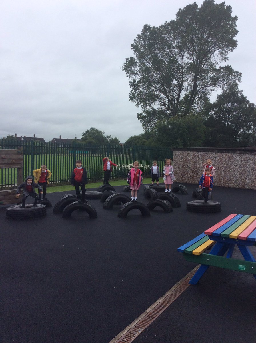 All_Saints_Sch_'s tweet photo. Year 1 B are having lots of fun in our break time bubble.#funandfit #tyres https://t.co/EPsflbMXjP