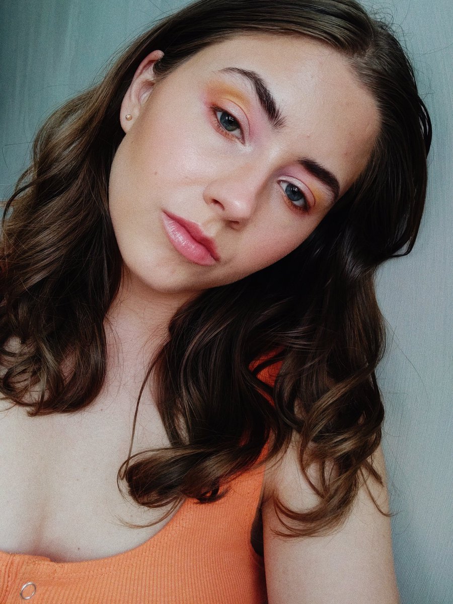 almabengtsson's tweet photo. !!! with or without lashes?? loving this look soooo much omg
#beautybay @beautybay #brightmatte https://t.co/nBCg0aVIn4