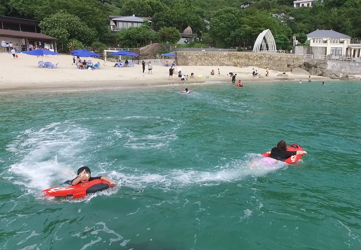 Find a beach and have fun with your friends during the summer with electric bodyboard AEF premium at the speeds of 2m/s. #AEF #bodyboarding #FZBLUE #premium