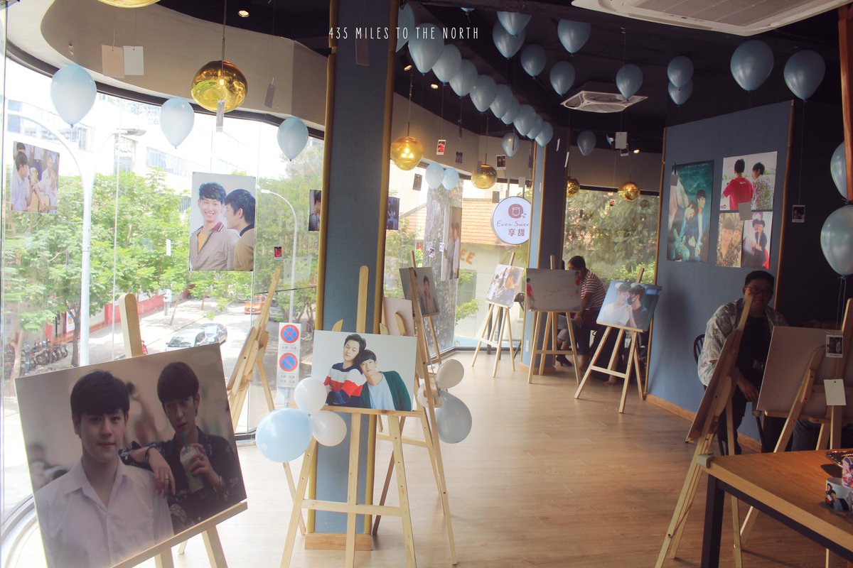 435MilesToNorth's tweet photo. I used to be told that I was wrong. But now I know that I'm doing right ^^ Thank you @PlPurim and @Chimonac for being my motivation. This is all for you 🥰🥰🥰
#PlueMonMiniExhibitionInVietnam
#NoKissButLove
#PluemChimon
#ปลื้มชิม่อน #ปุริม่อน https://t.co/DS4EPWDi25
