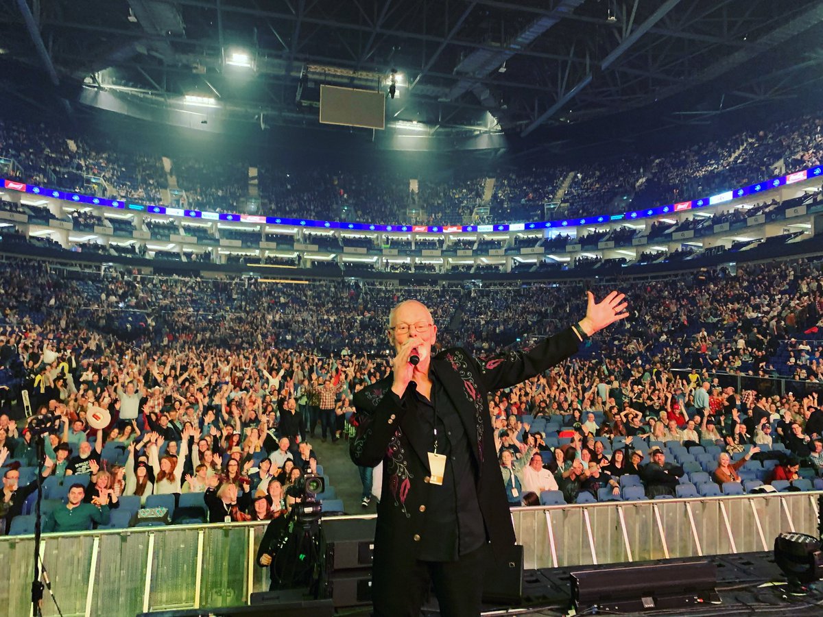 Bob Harris 💙 (@whisperingbob) on Twitter photo Today I'm calling on the UK government to offer support to our amazing live music scene and all promoters, venues, agents & artists. 
We need live music. It simply won't be there any more if we don't act.
Support us sharing pics of your last pre-lockdown gig.  #LetTheMusicPlay Today I'm calling on the UK government to offer support to our amazing live music scene and all promoters, venues, agents & artists. 
We need live music. It simply won't be there any more if we don't act.
Support us sharing pics of your last pre-lockdown gig.  #LetTheMusicPlay