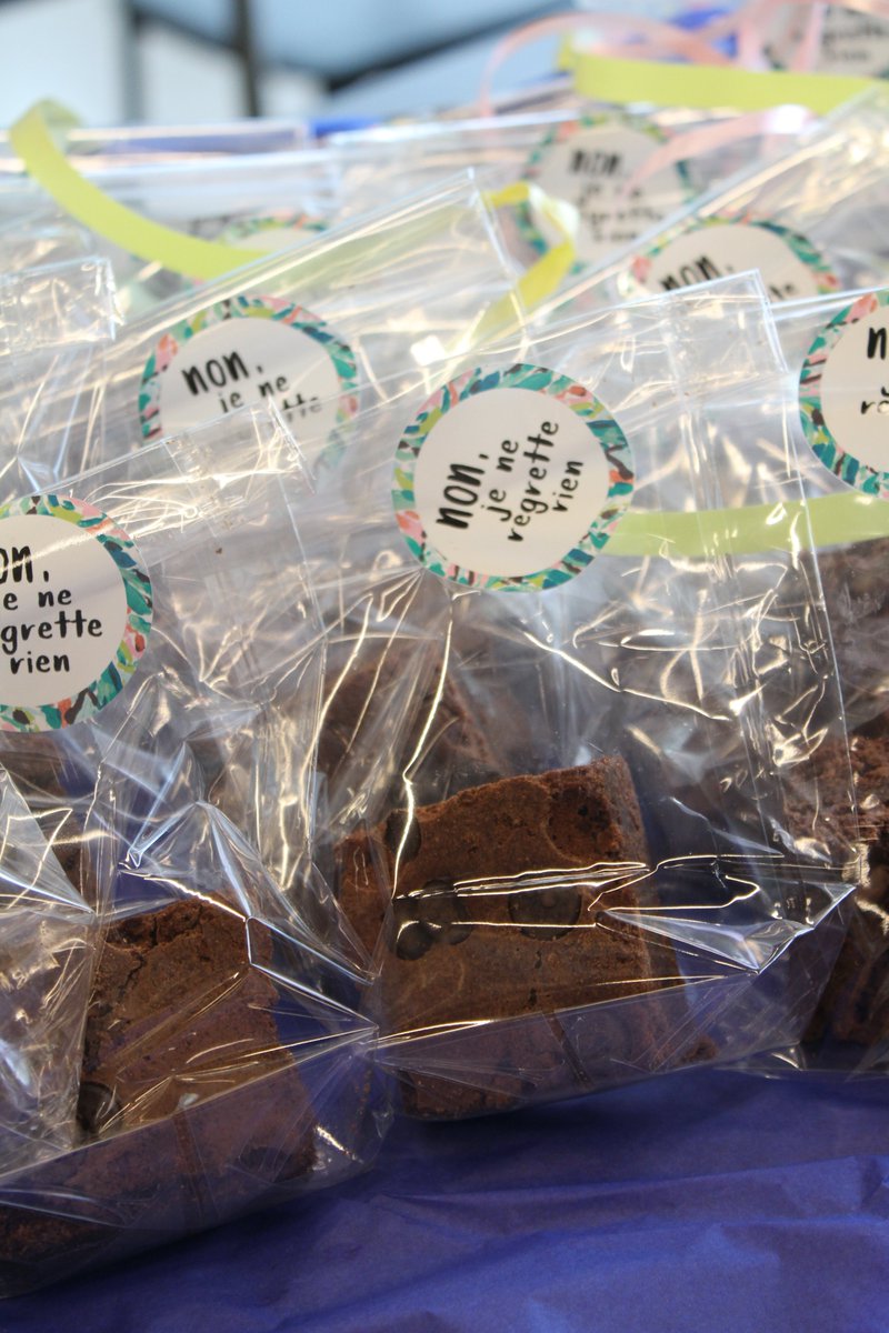 CHEERS TO 30 YEARS 🥂 | 30 jaar geleden traden Richard &amp; Eduard in het bedrijf van hun ouders. Wat is er veel veranderd 📸 Deze mijlpaal werd gevierd met een heerlijke traktatie &amp; Renate (29 jaar in dienst) overhandigde een cadeau waarmee ze kunnen proosten op deze gelegenheid 🥳