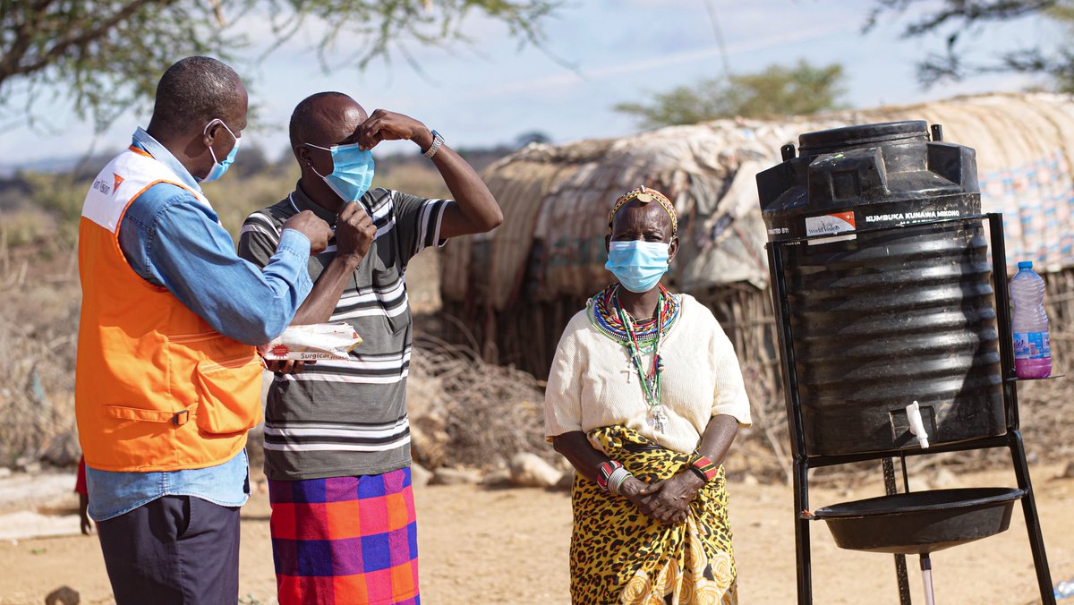 World Vision Kenya is enlightening communities in Marsabit County on #COVID19 prevention measures such as #handwashing with soap and water, wearing masks and coughing on flexed elbows.
#ItTakesUsAllKE to End the #CoronavirusPandemic