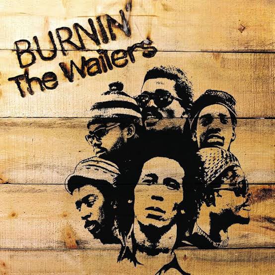 In the early 70s, The Wailers signed for Island Records and started working with a man named Chris Blackwell. They released the album “Burnin” which featured the hit song “I shot the sheriff”.