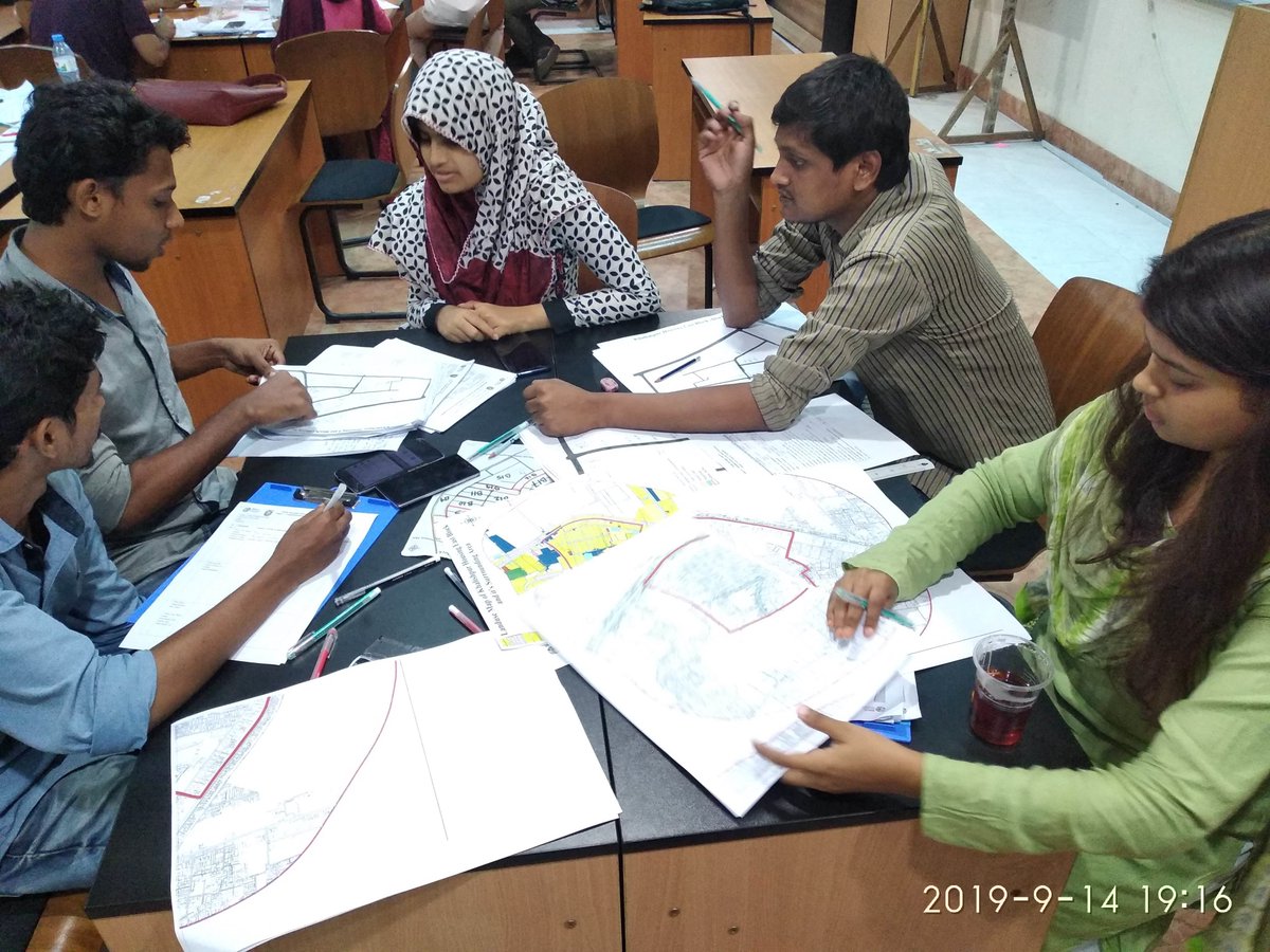 How does SHLC strengthen research capacity? 💪

In support of the <a href="/UN/">United Nations</a> #SDG, we investigate the link between #urban, health, and education challenges as a whole 📋

Interested? Sign up to our Newsletter 👉 bit.ly/SHLCnews

📸<a href="/SHLC_BD/">SHLC_BD</a> Khulna, #Bangladesh