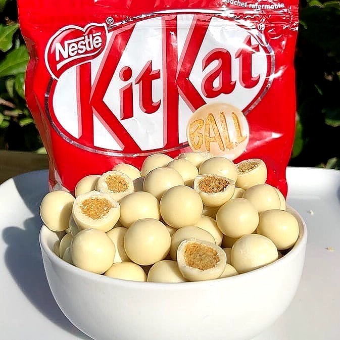 PrettyLittleThing on X: NEED 😍 White Chocolate Kitkat balls 😍 (foodlty)   / X