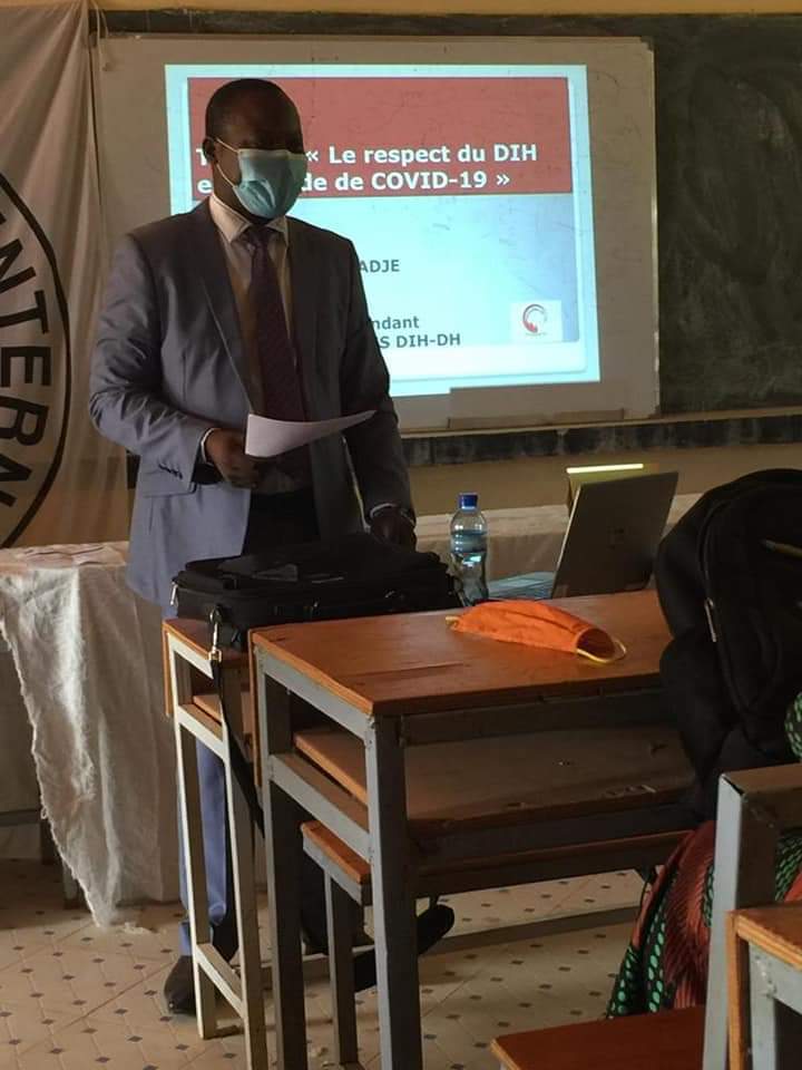 AlfredGoubadje's tweet photo. #Journée d'échange en DIH à l'Université de Tahoua sur le thème : Le respect du DIH dans la conduite des Hostilités
#UTA
#Rasapres_Dih_Dh
#CICR https://t.co/c1kLTYXn3L
