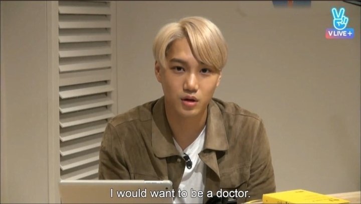 نيني يقول انه كان يبي يكون طبيب عشان يقدر يعالج الناس و يخلصهم من الألم 