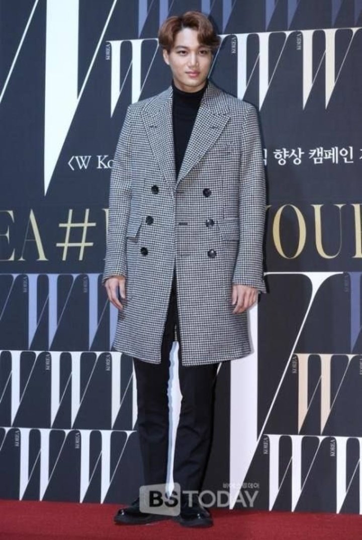 في اكتوبر ٢٠١٥ كا حضر حدث مجله W Korea للتوعيه بشأن سرطان الثدي،و دا الحدث ساعد انه يوعيرالكثير من الناس بدا الموضوعو طرق منعه/الحد من حدوثه.