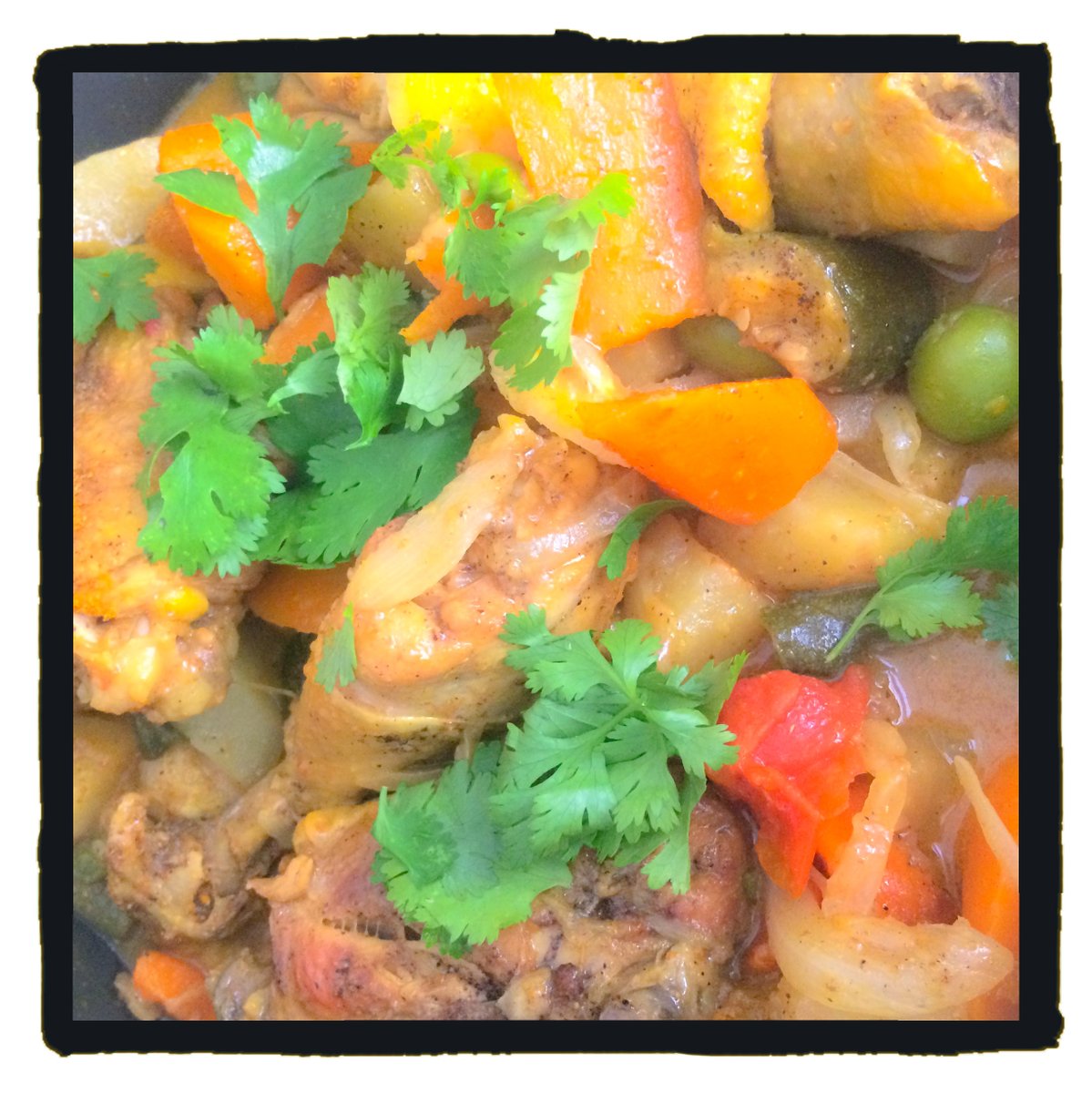 MarleneFood's tweet photo. Tajine poulet, olive et citron confit, prêt à être livré chez vous :)

Chicken, olive and confit lemon tajine, ready to be delivered at yours :)

#foodelivery #foddeliverynice #homemade #faitmaison #tajinedepoulet #tajinemarrocain #morocco #moroccantajine https://t.co/5kpDioCsgG