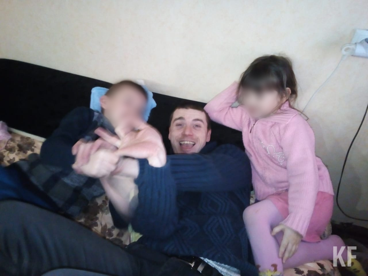 Отец поймал сына с матерью жесть