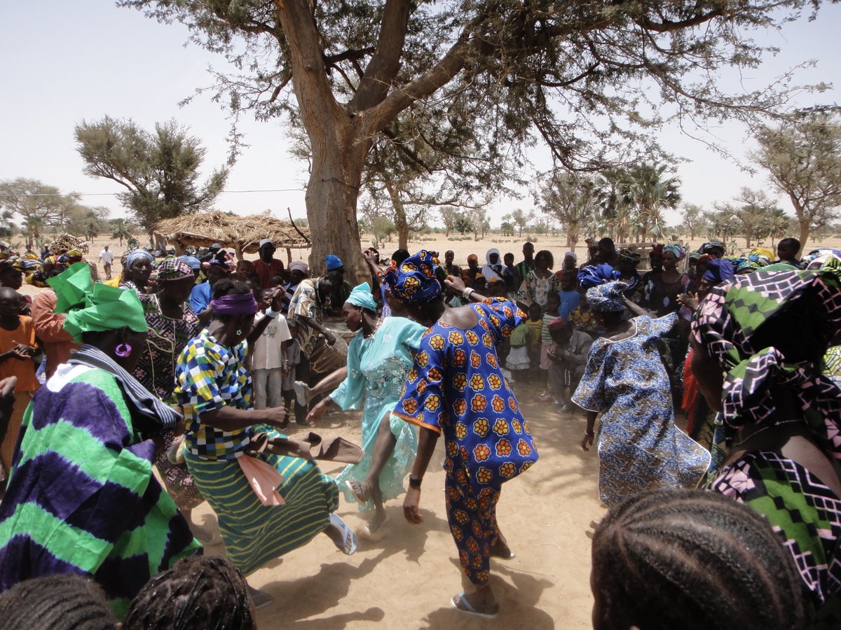 MikeThibert's tweet photo. My time wasn’t all work… #Mali is known as a cradle of music and dance, and my village lived up to that ten-fold. Amidst their many daily hardships, my friends in Makili never passed up the opportunity to celebrate. 4/5 https://t.co/tRtjvbxaji