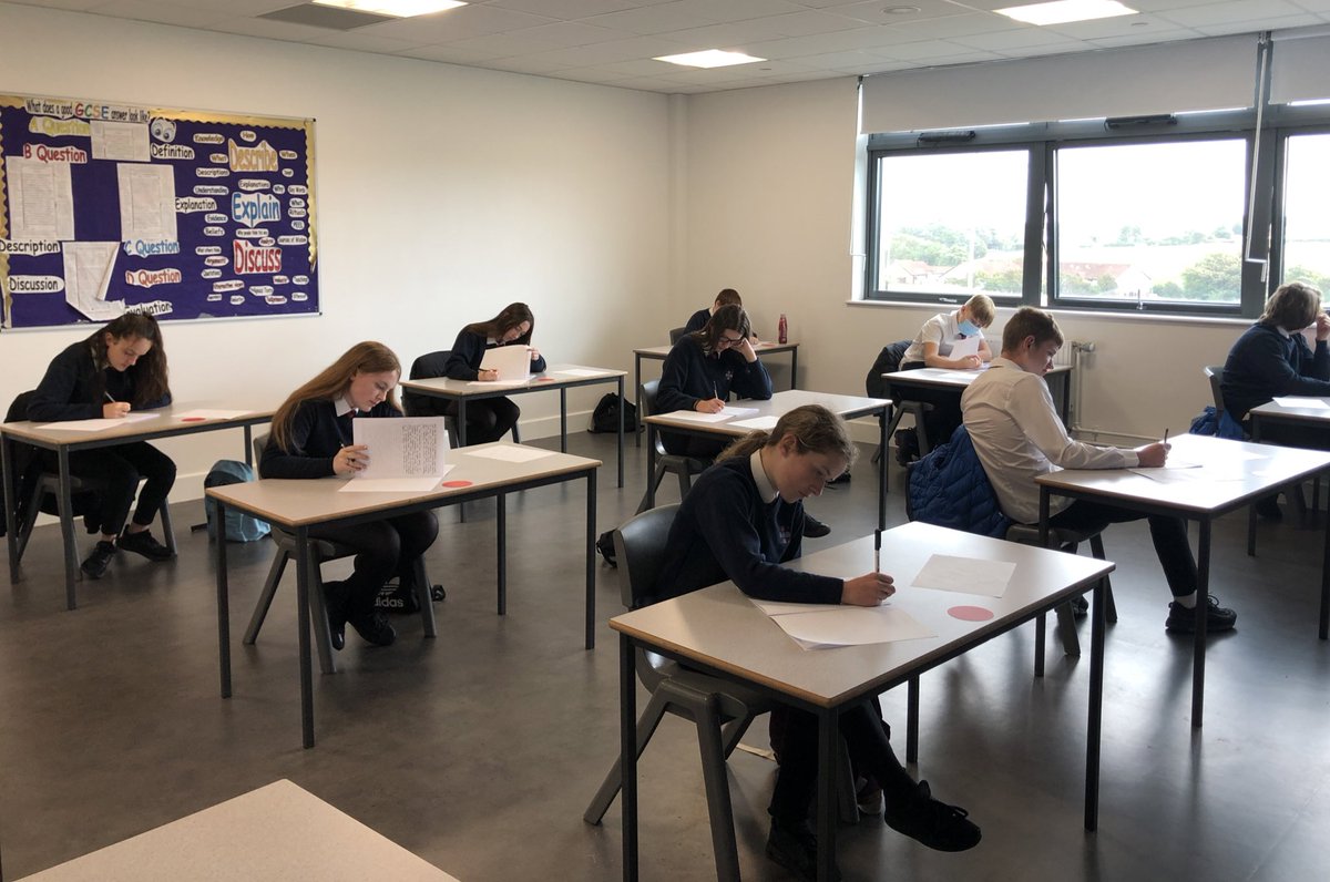 LMS_English's tweet photo. Lovely to see Y10 today - they’re working so hard on their A grade skills. @LlantwitMajorSc https://t.co/eL1393a6ys