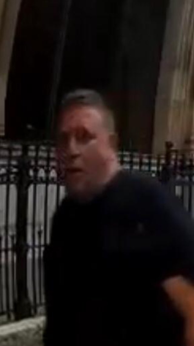 If your working, watch out for these 2 scum bags. Dodgy £50’s