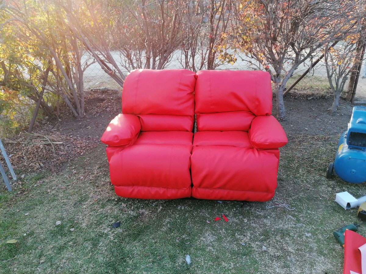 UpholsteryGreen's tweet photo. Before and after pictures of recliner couches. We will make you love your living room again.
Contact JACKIE for 078 5365 462.
Email Jackieharrydesigns@gmail.com.
#Djsbu https://t.co/p6dUamvtcf