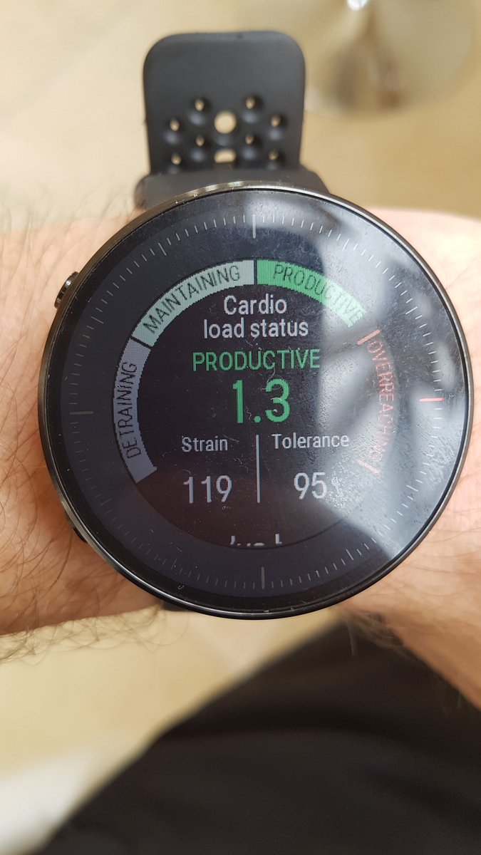 Another 9 miles easy this morning...strain has increased over the past 10 days but still not over training. Up the strain to increase the gain 😋 #marathontraining #thursdaymorning #